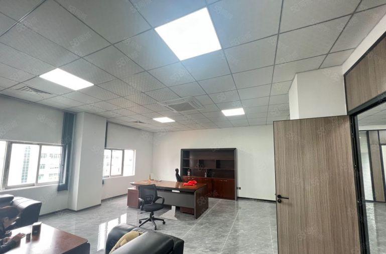 原房东实际面积出租，2500平方带精装修，证件齐全。