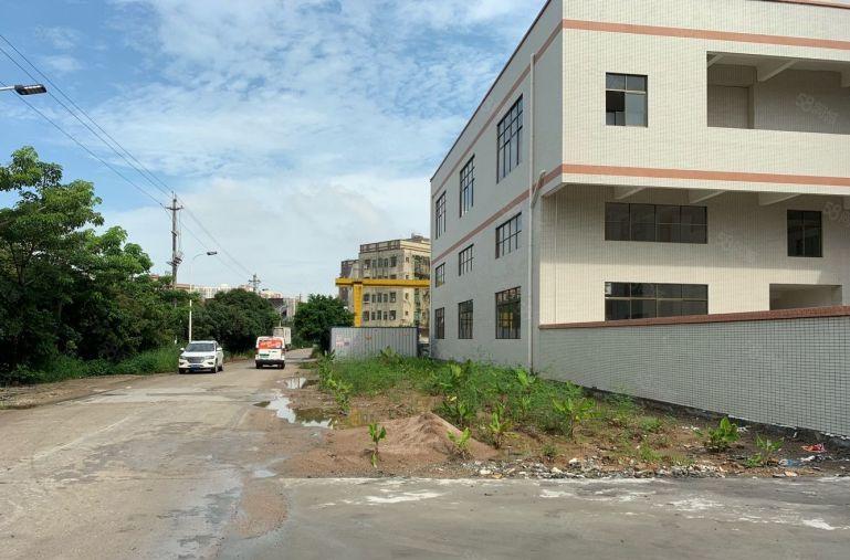 新圩长布主干道旁独院7200平实际面积可分租500起底价8元