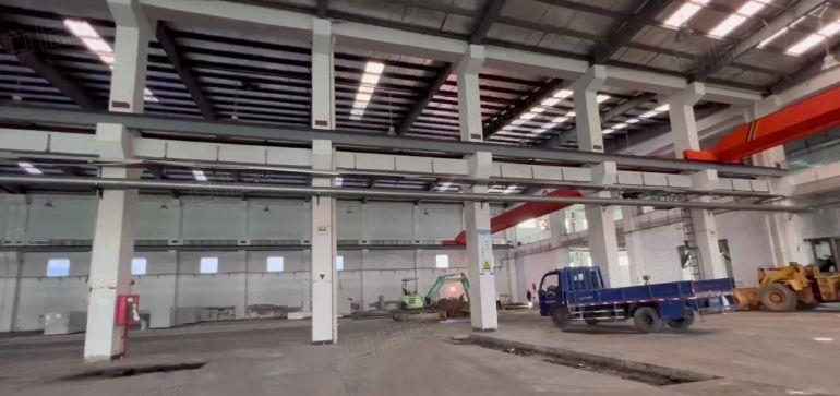 镇隆原房东红本钢构厂房3000平出租滴水高13米带10吨行车