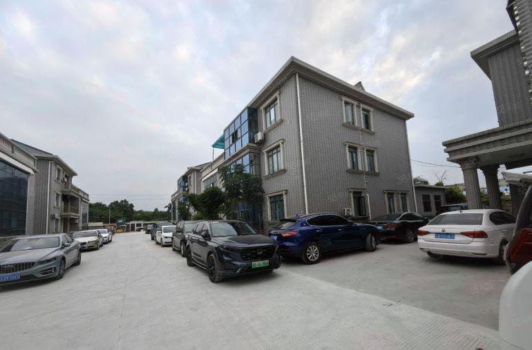 新圩800平别墅出租可做项目部好招工交通便利办公仓库