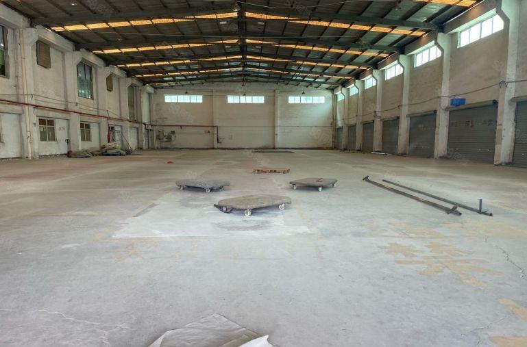 秋长白石工业区1800平单一层厂房仓库低价出租层高8米