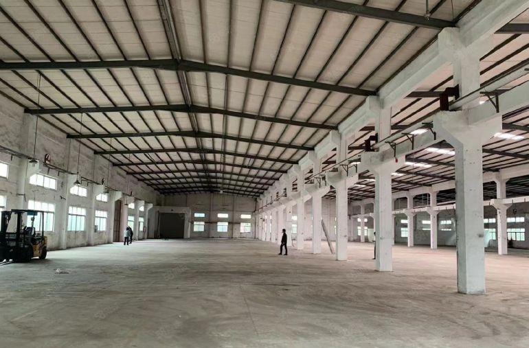 秋长独门独院钢构6000平方有牛腿原房东实际面积空地大招租