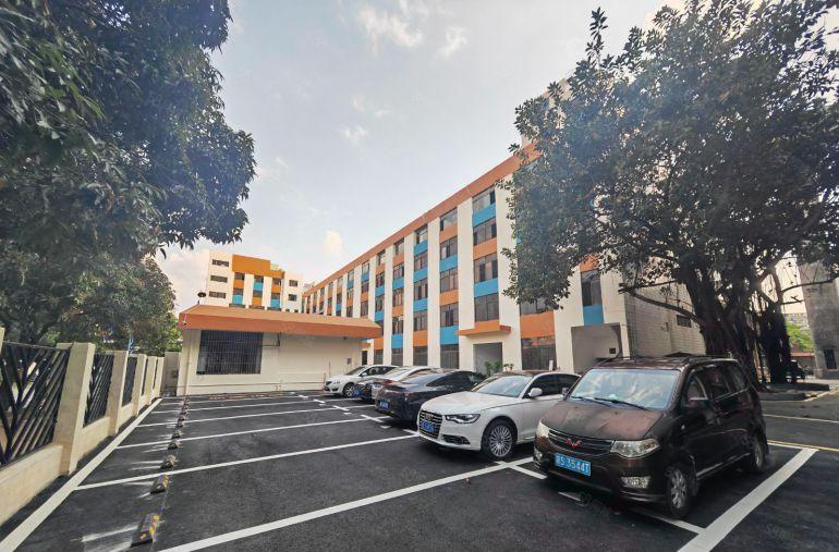 6块特价急租淡水中心区1500平红本厂房出租！！！