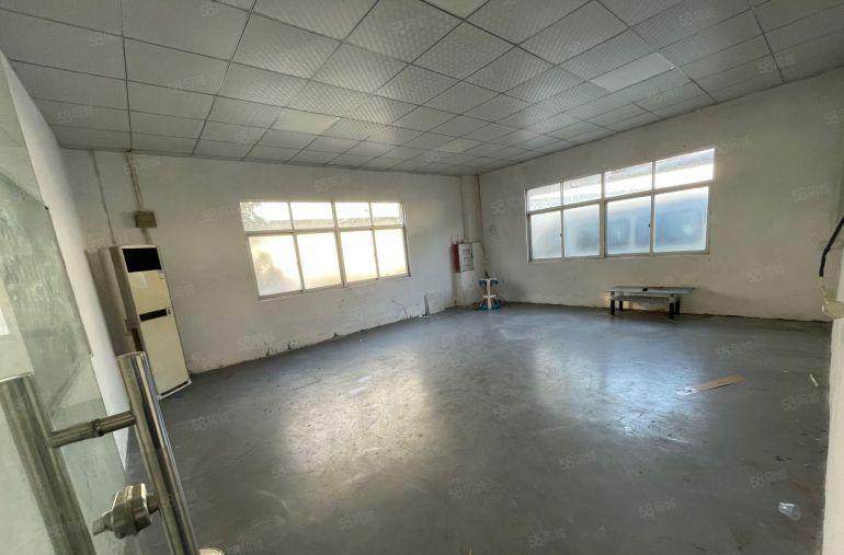 新圩独栋原房东1400平钢构厂房