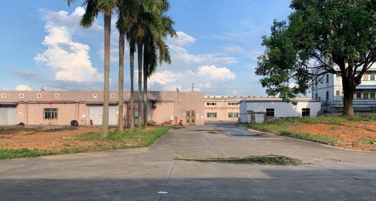 秋长长度一百米钢构独院，8米高配三千空地使用