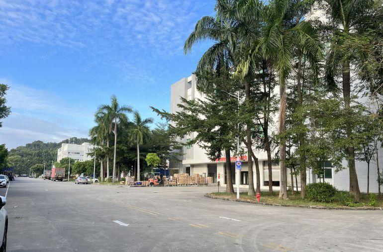 7块！出租三和2800平现成装修厂房仓库出租，可办环评原房东