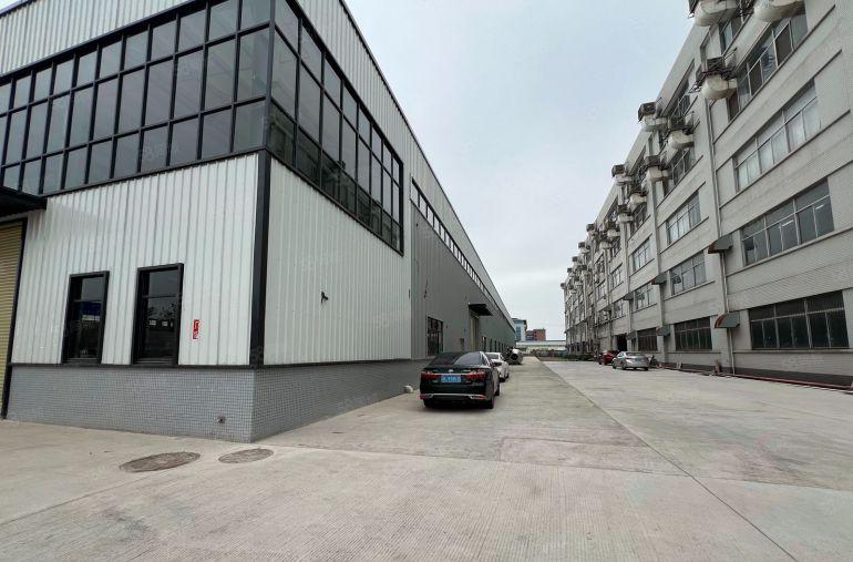 临深原房东独门独院2000平仓库厂房价格美丽