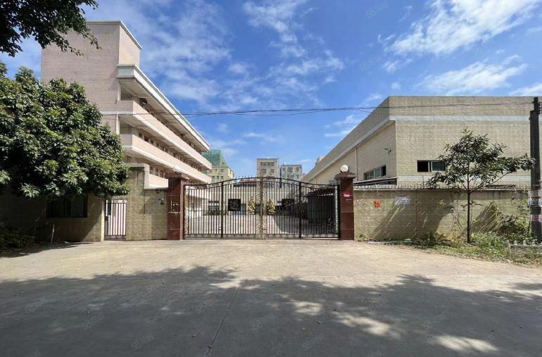 秋长独门独院钢构6000平方有牛腿原房东实际面积空地大招租