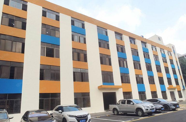 10块带装修！秋长楼上2000平全新地坪漆标准厂房仓库出租