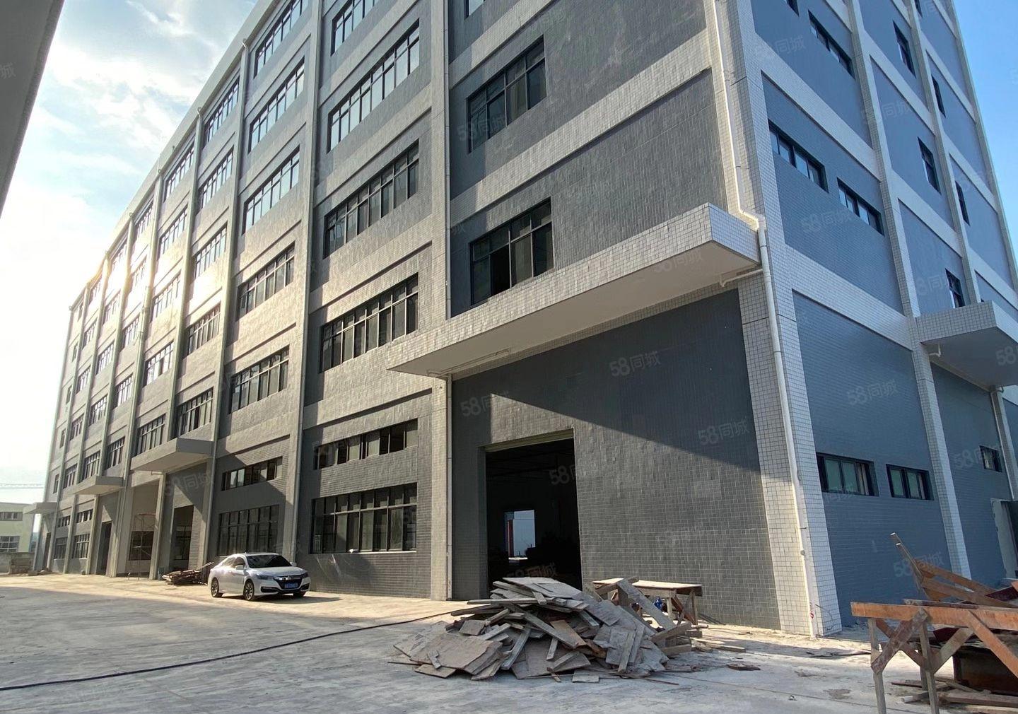 全新厂房出租，一二楼各2000平米（可分租）