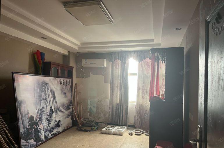 电商好地方  现成装修  配有6台空调