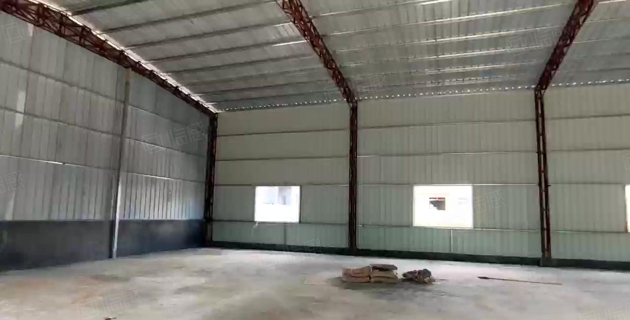 镇隆工业园7米高铁皮房2000平，可分租