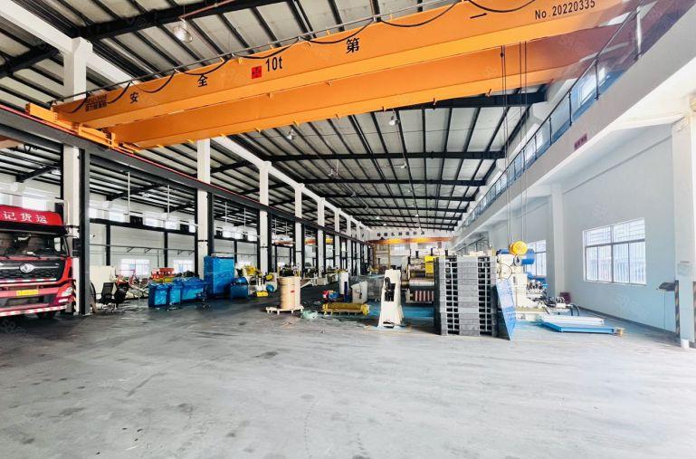 11米高钢构带10吨航车整栋6000平带有精装修办公室可分租