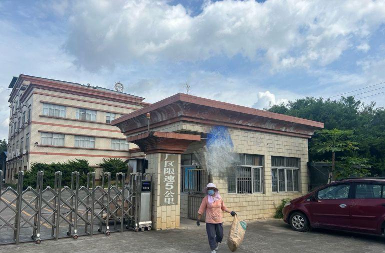 香港佬独院2层标准厂房加钢构园区空地大，电费对接南方电网