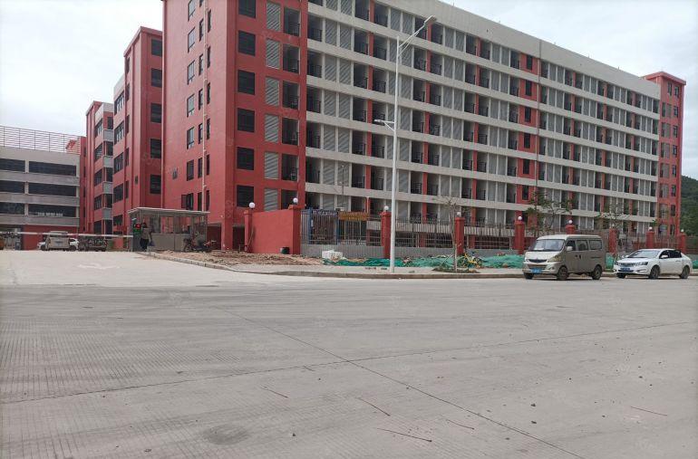 大亚湾全新厂房2000平低价10块出租园区配套齐全可做电池。