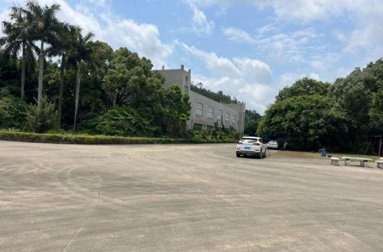 大亚湾红本园区，高速路口旁空地大，钢构标准搭配 齐全低价