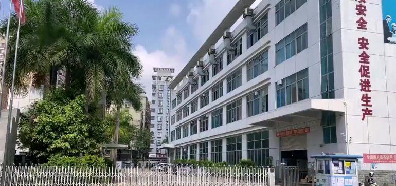 10元厂房，1000平现成装修，原房东直租，无转让费