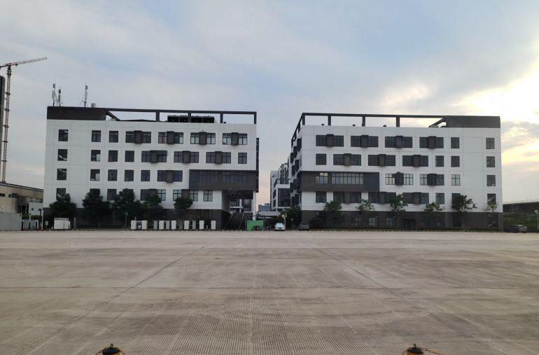 原房东实际面积红本厂房出租，1到3层共10000平米，可分租