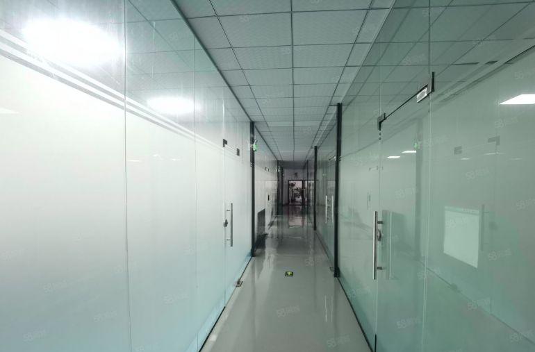 全新地坪，精装修厂房带办公室，水电齐全，拧包入驻