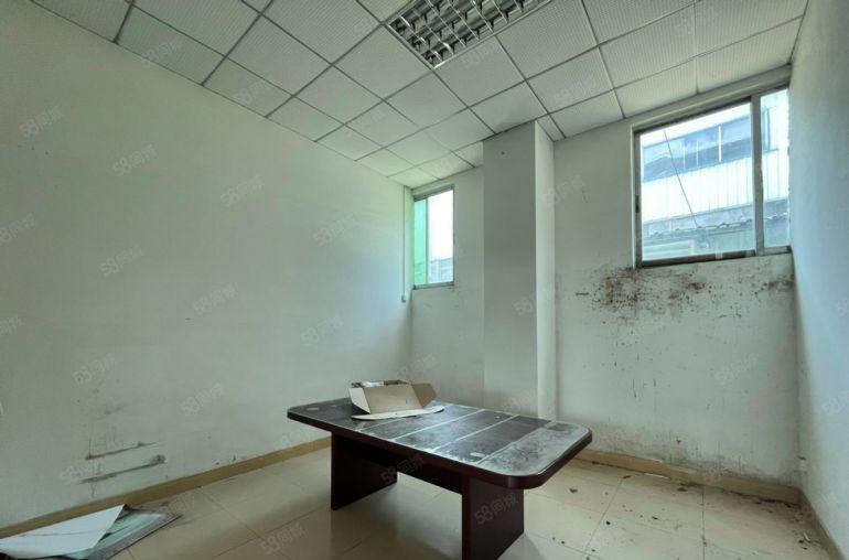 临深原房东仓库厂房400平，无公摊，租金4000元月