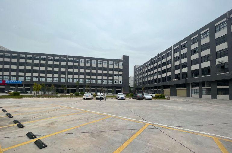 大亚湾红本厂房，年底免租期长，价格好谈，8块钱，200起分租