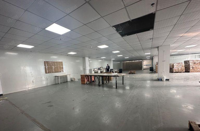 大亚湾新出带装修原房东800平楼上厂房价格便宜好停车！