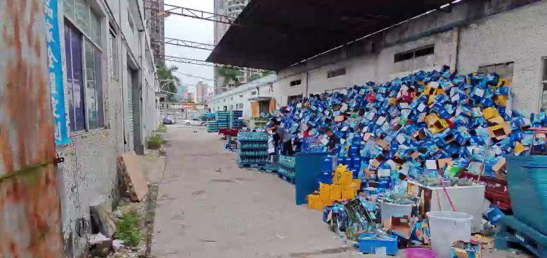 大亚湾西区临深一楼滴水8米钢构700平仓库出租，进出方便