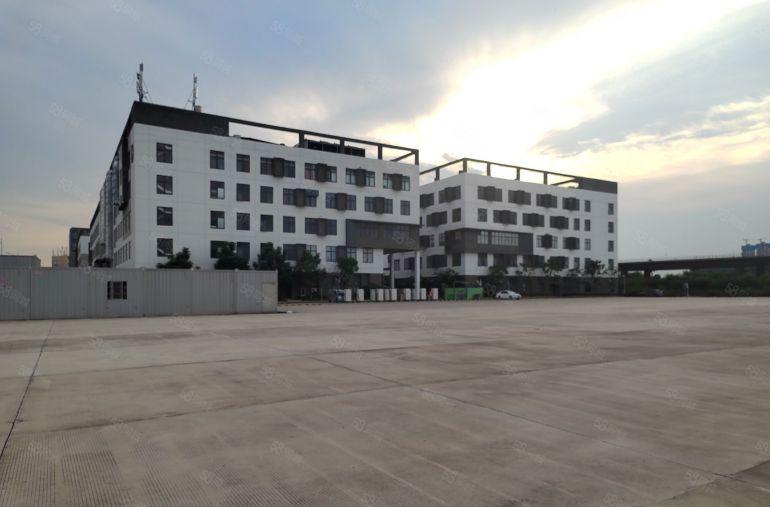 原房东实际面积红本厂房出租，1到3层共10000平米，可分租