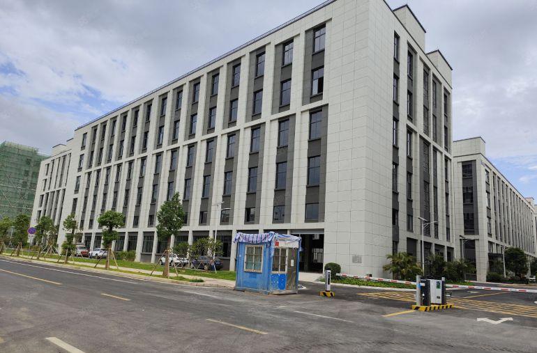 低价惠州大亚湾西区临深15000平厂房出租带装修2000起租