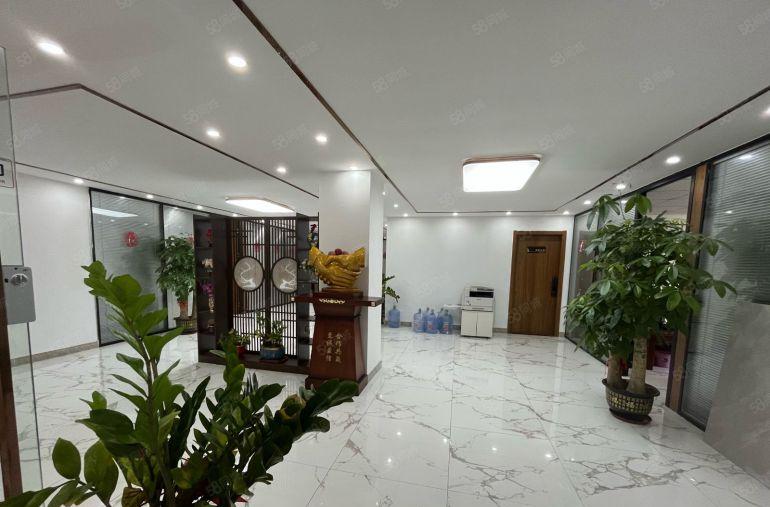 大亚湾万达装修办公室，租金2000元，带家私，拎包进驻。