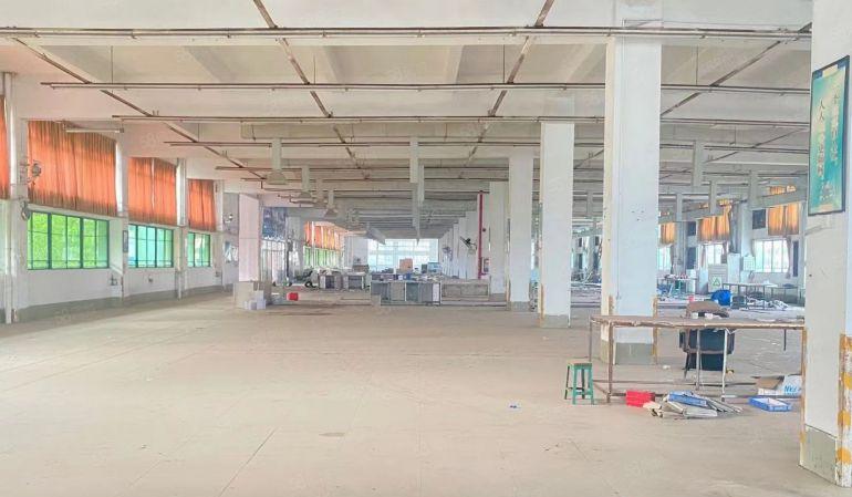 大亚湾西区蔚蓝海岸附近500平厂房出租，精装修！