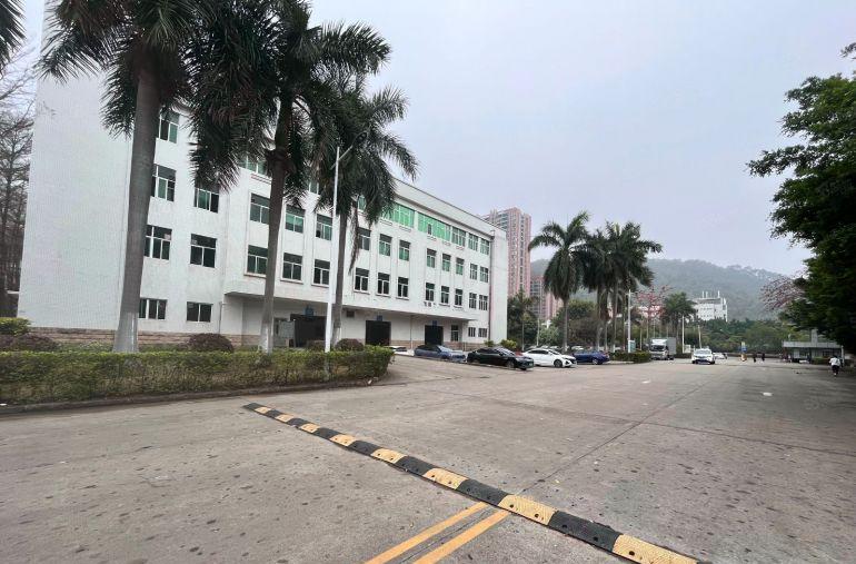 原房东带卸货平台钢构厂房6000平，可分租。