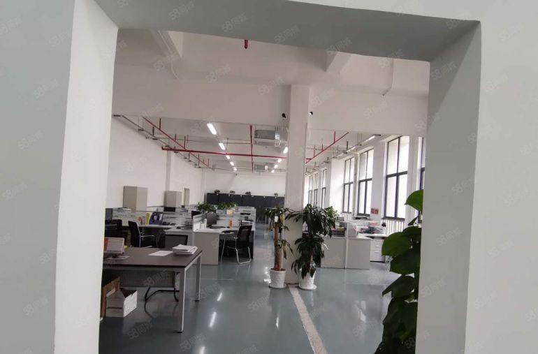 大亚湾西区比亚迪附近，单价16实际面积出租形像好交通方便