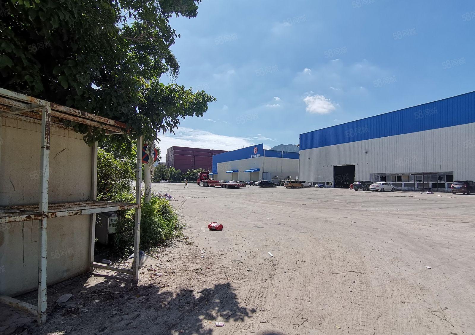 单一层钢结构厂房出租，层高13米，有行车，面积3万平，可分租