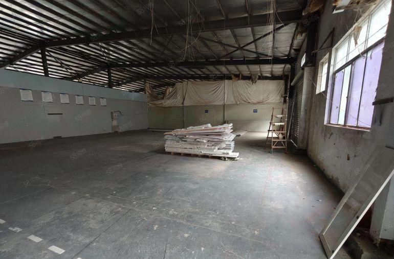 大亚湾西区临深一楼滴水8米钢构700平仓库出租，进出方便