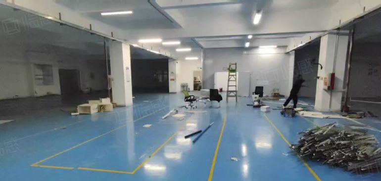 10元大亚湾西区新空出2350平精装修地坪漆厂房300平起分