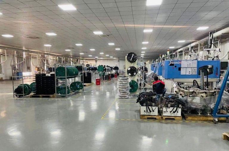 整层3000平可分租！已空置，带精装修，无转让费，原房东厂房