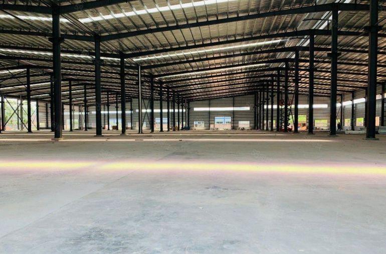 5000平高度12米，18元，原房东厂房仓库出租，高使用率