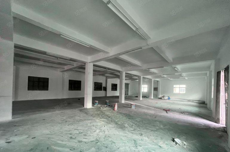 大亚湾临深原房东仓库厂房650平米，租金4千带装修。好招工