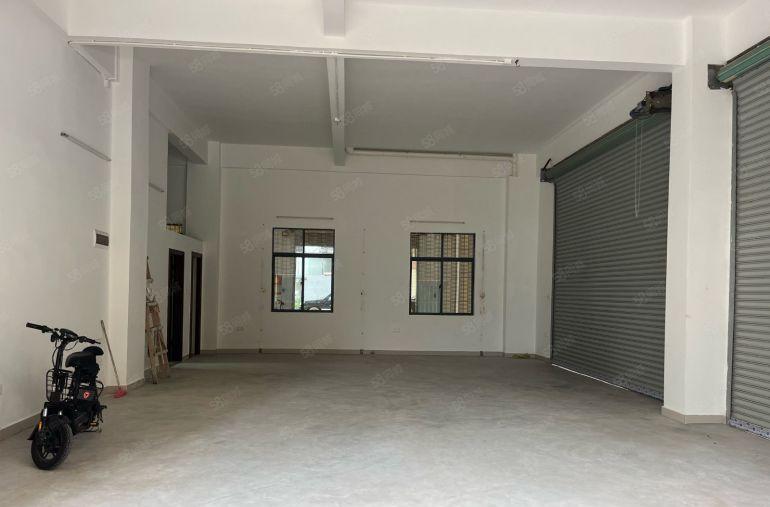 大亚湾澳头路边铺面出租，有阁楼，三相电，好停车。