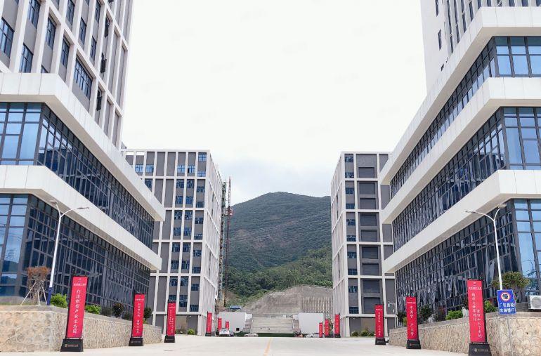 大亚湾临深全新厂房仓库出租，300平起可分租，价格降至个位数