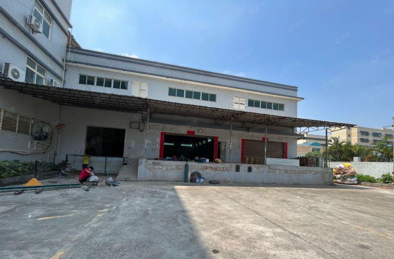 大亚湾石化大道现成带卸货平台钢构仓库，9米高。