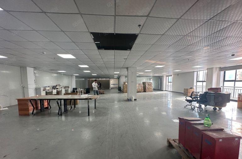 大亚湾新出带装修原房东800平楼上厂房价格便宜好停车！