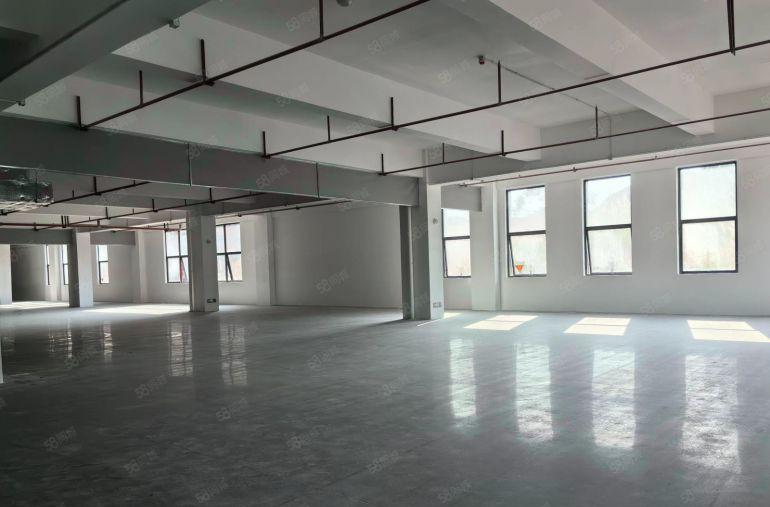 龙光城附近原房东一二楼各2000平全新厂房低价出租