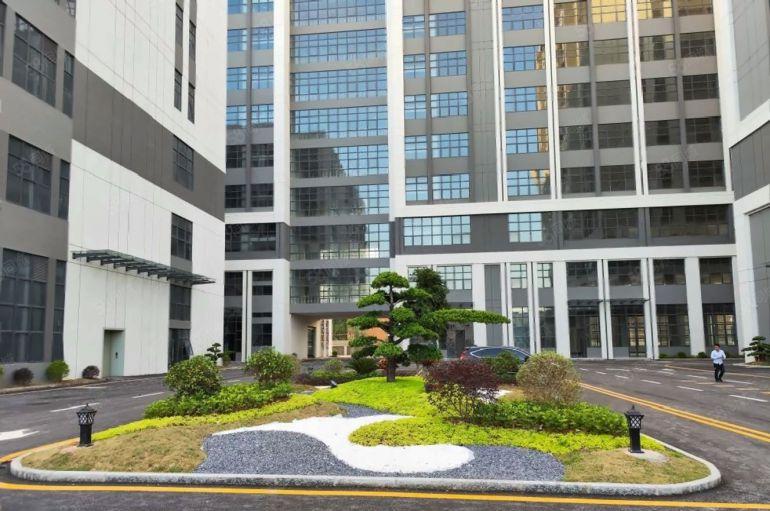 10块！大亚湾临深高端形象红本厂房仓库出租1000平方起分