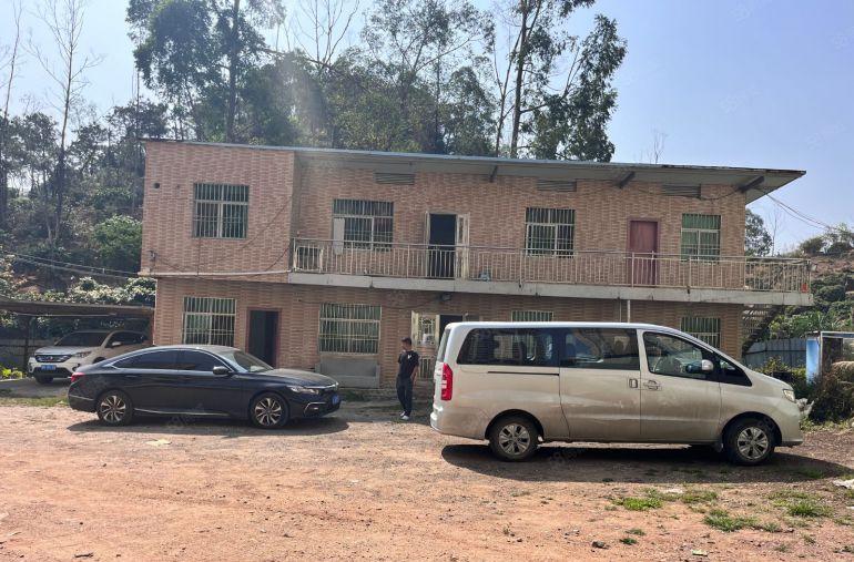 石化区附近钢构1400平米，租金11200元月，可进出大车