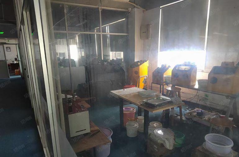 大亚湾响水河工业区新出楼上1000平精装修办公室仓库厂房出租