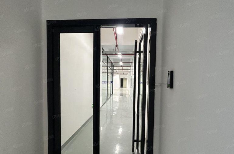 石湾新出1，2楼各2200平，好分租，主线到位带装修厂房出租