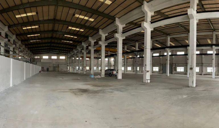 园洲原房东独院单一层厂房，10米高带4部航车免费用