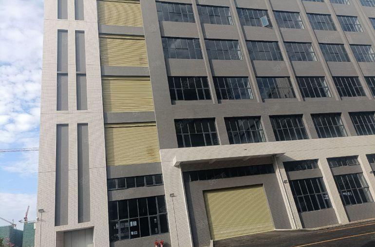 经典独门独院，近高速路口，水电全通好招工，半年免租